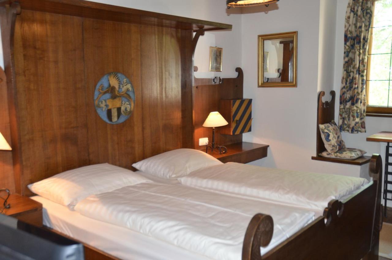 Schloss Muenichau 3*